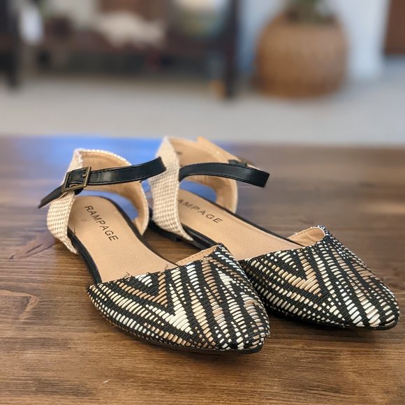 NWOB Rampage Flats Pointed Toe Black Cream Fabric Ankle Strap - Picture 1 of 5